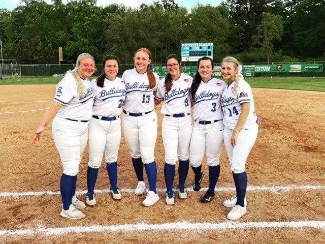 Image for Softball Defeats Warren on Senior Night